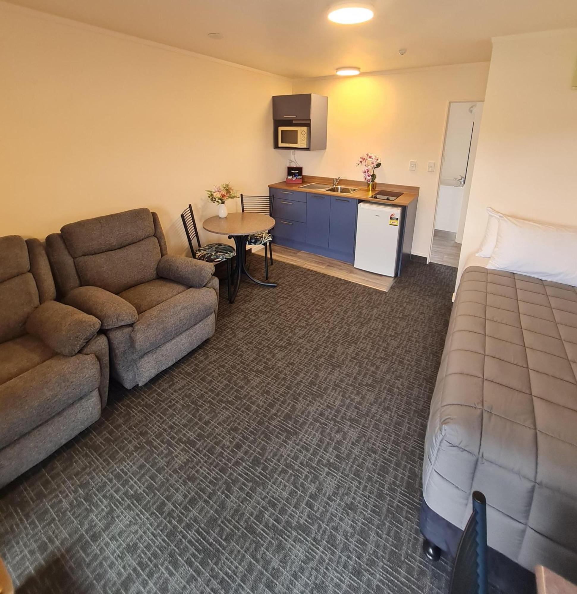 פאנגאריי Avenue Heights Motel מראה חיצוני תמונה
