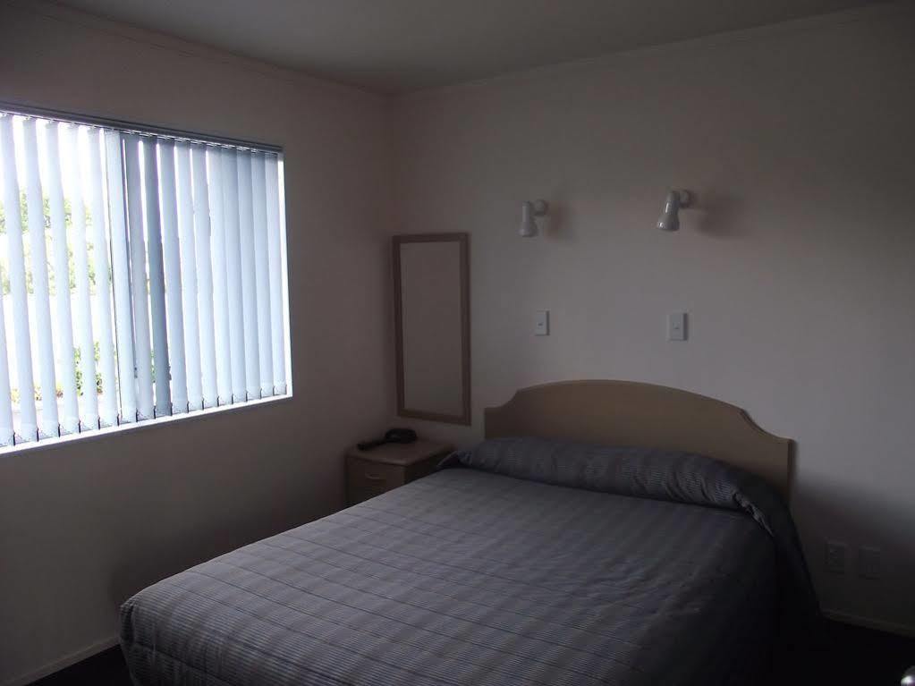 פאנגאריי Avenue Heights Motel מראה חיצוני תמונה