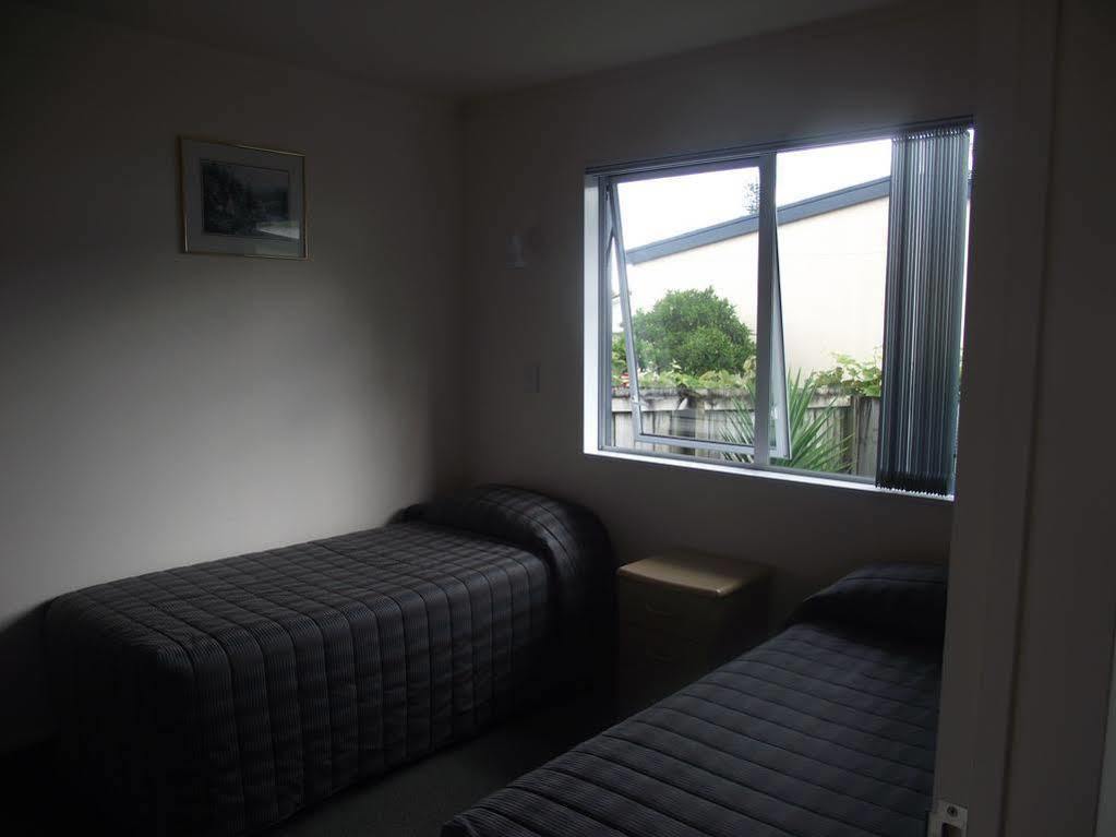פאנגאריי Avenue Heights Motel מראה חיצוני תמונה